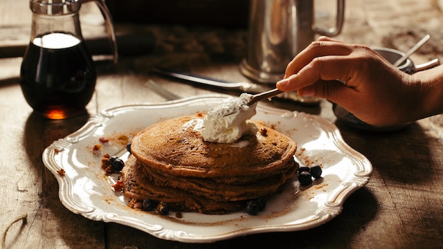 Photo du premier articles : Crêpe suzette dans une assiette